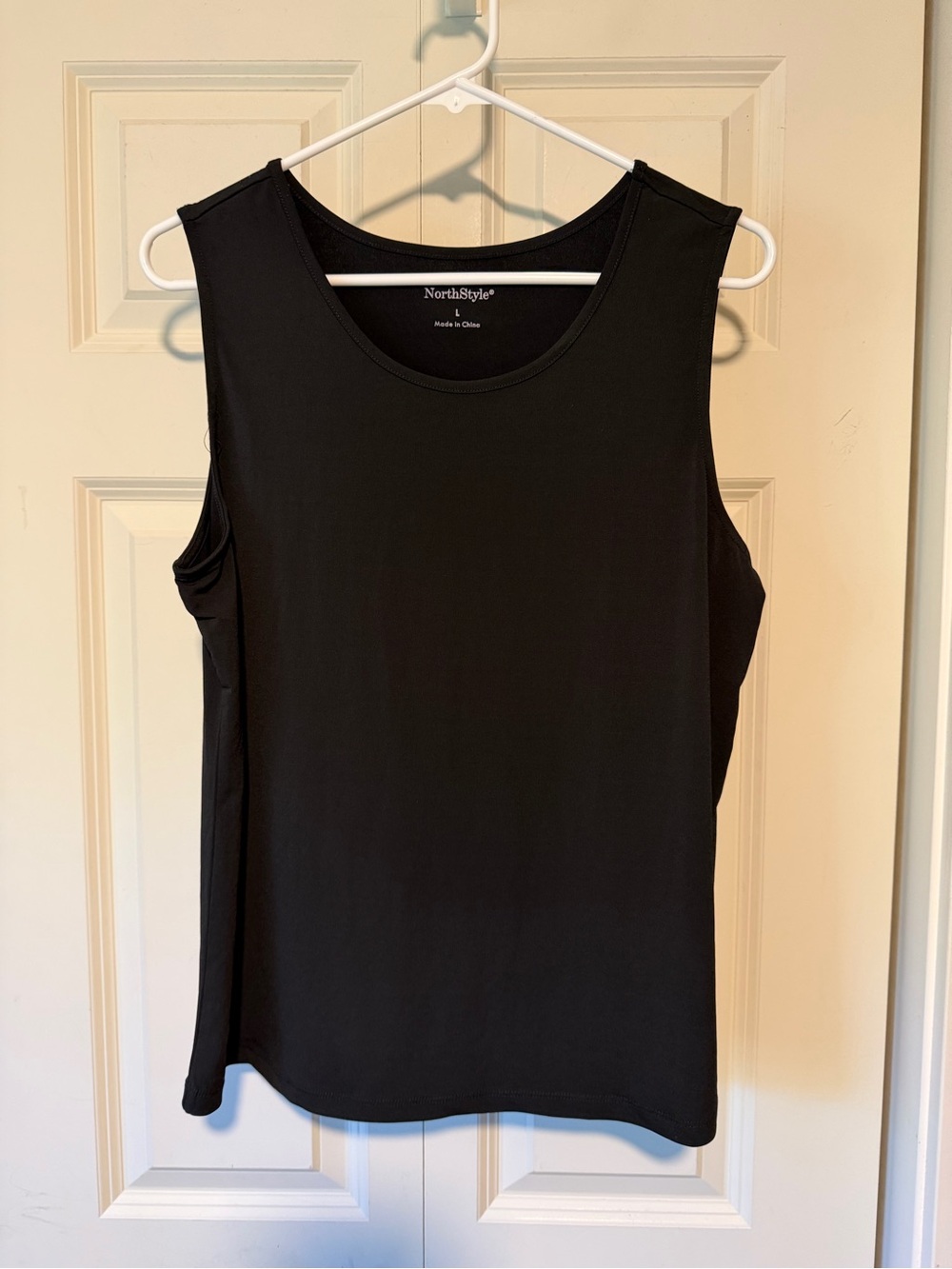 NorthStyle Black Scoop Neck Tank Top